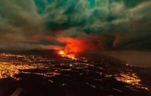 Lire la suite à propos de l’article L’éruption de décembre 2021 du Cumbre vieja, île de la Palma, Canaries 